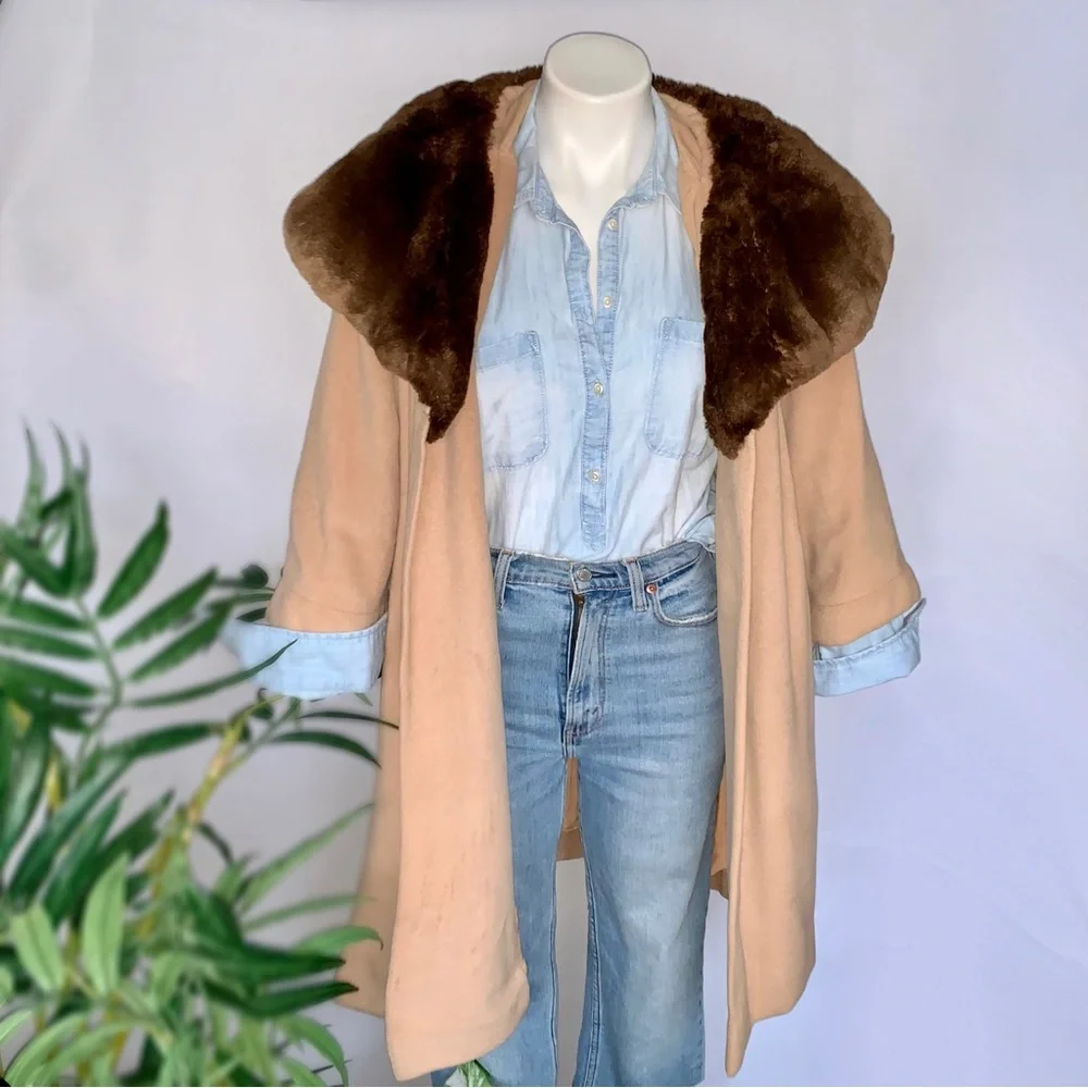 v i n t a g e :: Glamorous Soft Luxe Wool Thick Fur Collar Coat - Picture 3 of 16